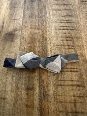 Alexander Olch plaid tartan check Patterned Fabric Bow Tie in Navy, Gray & Cream